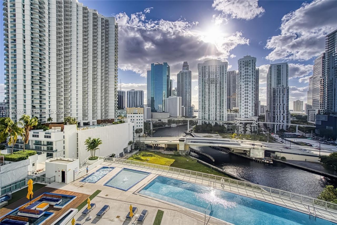 92 SW 3rd St , Unit 1511, Miami, FL 33130 Photo
