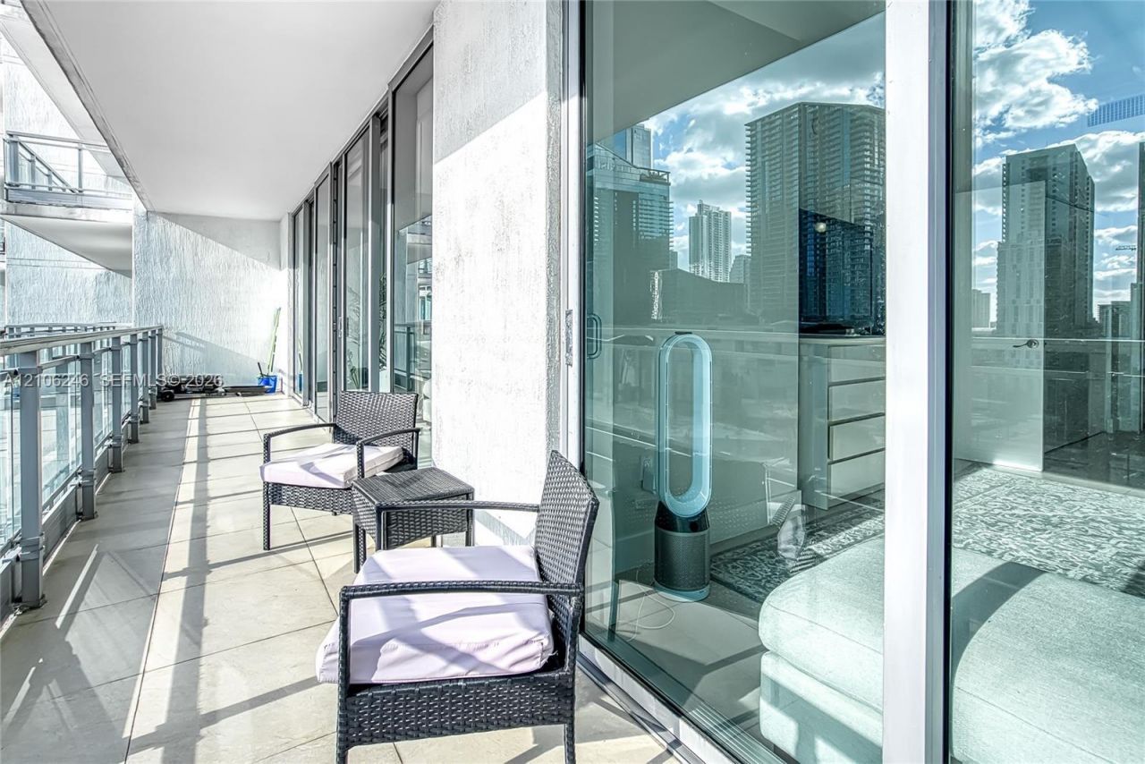 92 SW 3rd St , Unit 1511, Miami, FL 33130 Photo