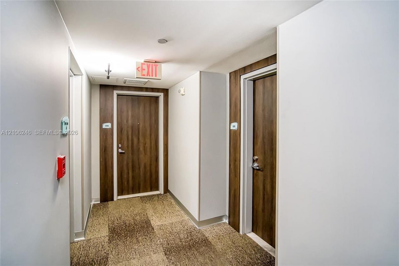 92 SW 3rd St , Unit 1511, Miami, FL 33130 Photo