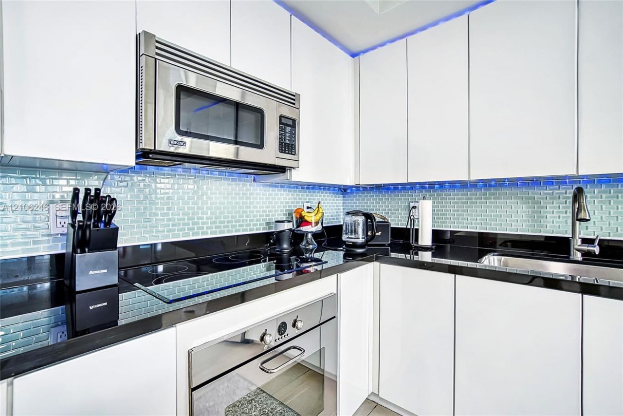 92 SW 3rd St , Unit 1511, Miami, FL 33130 Photo