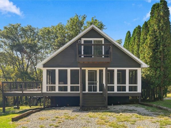 4068 Western Drive , Brooklyn, IA 52211