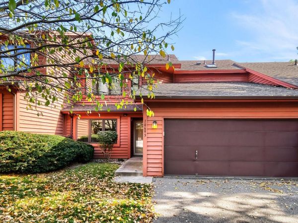 10695 53rd Avenue N, Plymouth, MN 55442