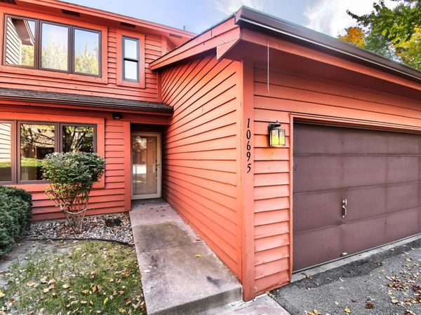 10695 53rd Avenue N, Plymouth, MN 55442