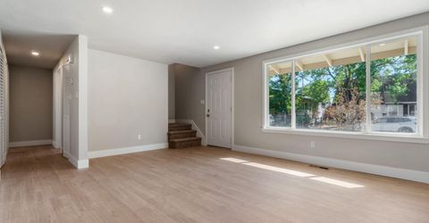 494 Oleander Way, Sparks, NV 89431 Photo