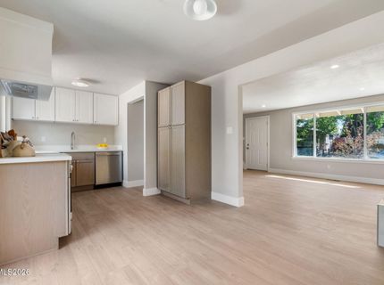 494 Oleander Way, Sparks, NV 89431 Photo