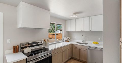 494 Oleander Way, Sparks, NV 89431 Photo