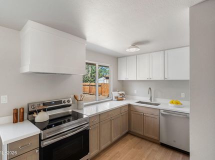 494 Oleander Way, Sparks, NV 89431 Photo