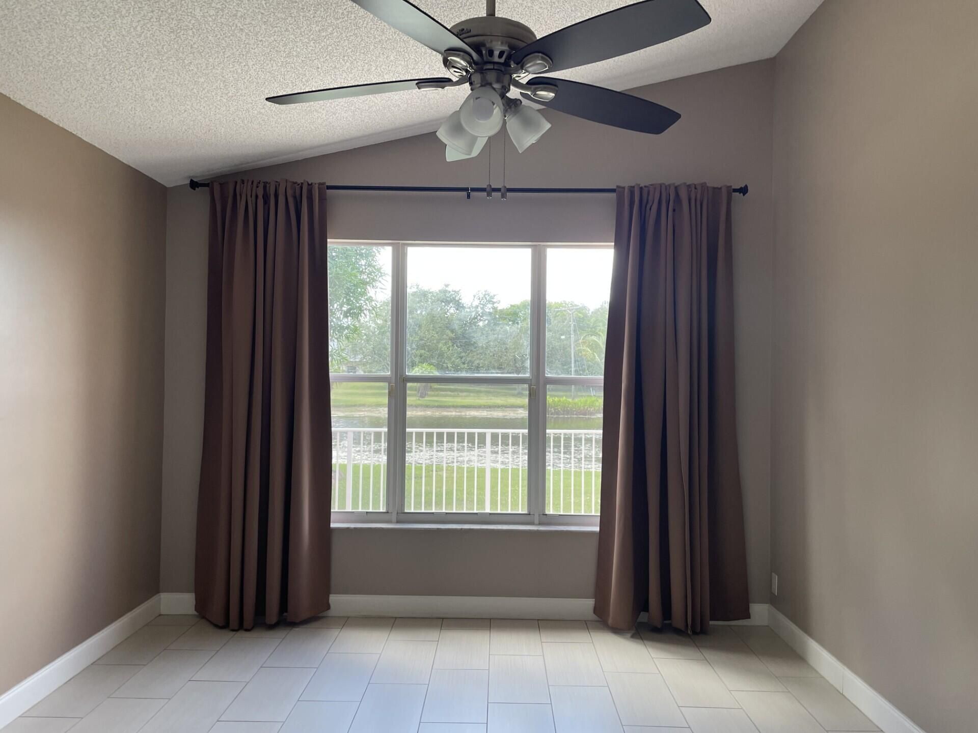 9514 Lago Drive, Boynton Beach, FL 33472 Photo