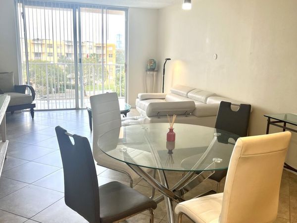 500 Executive Center Drive, Unit 5H, West Palm Beach, FL 33401