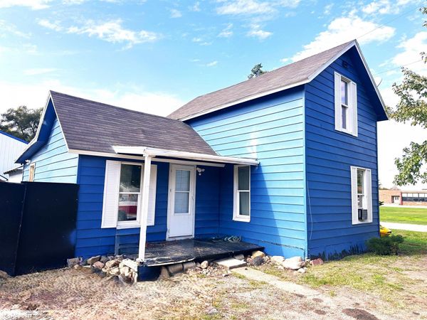 406 N 3rd St, Montezuma, IA 50171