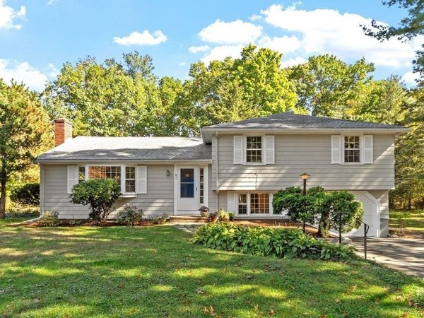 81 Greenwood Rd, Andover, MA 01810
