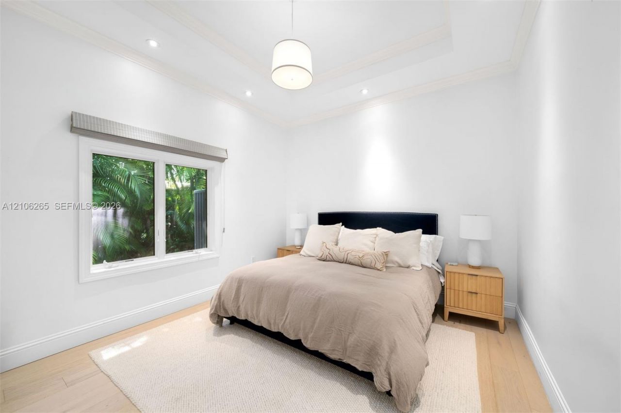 1210 95th St , Bay Harbor Islands, FL 33154 Photo