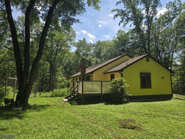 10 Hardwick Rd, Hardwick, NJ 07825