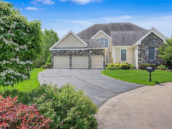 56 Clubhouse Way, Unit 56, Sutton, MA 01590