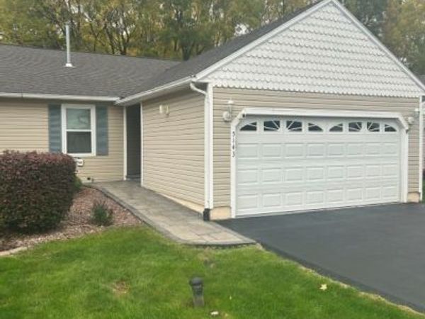 5143 Black Hawk Circle, Liverpool, NY 13088