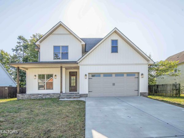 502 Hillside Lane, Lenoir City, TN 37771