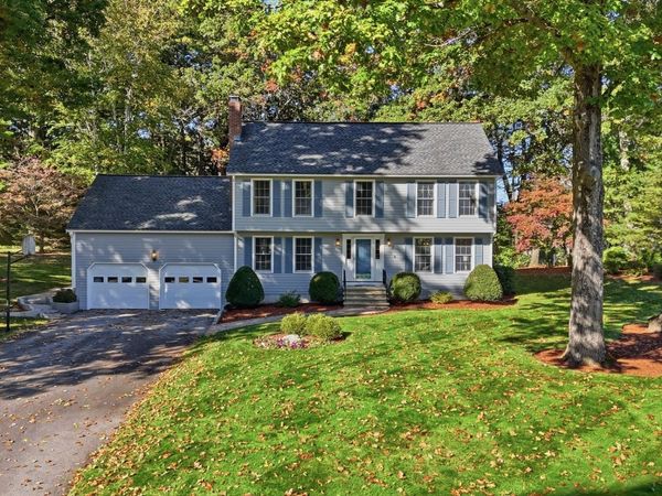 56 Moore St, Chelmsford, MA 01824