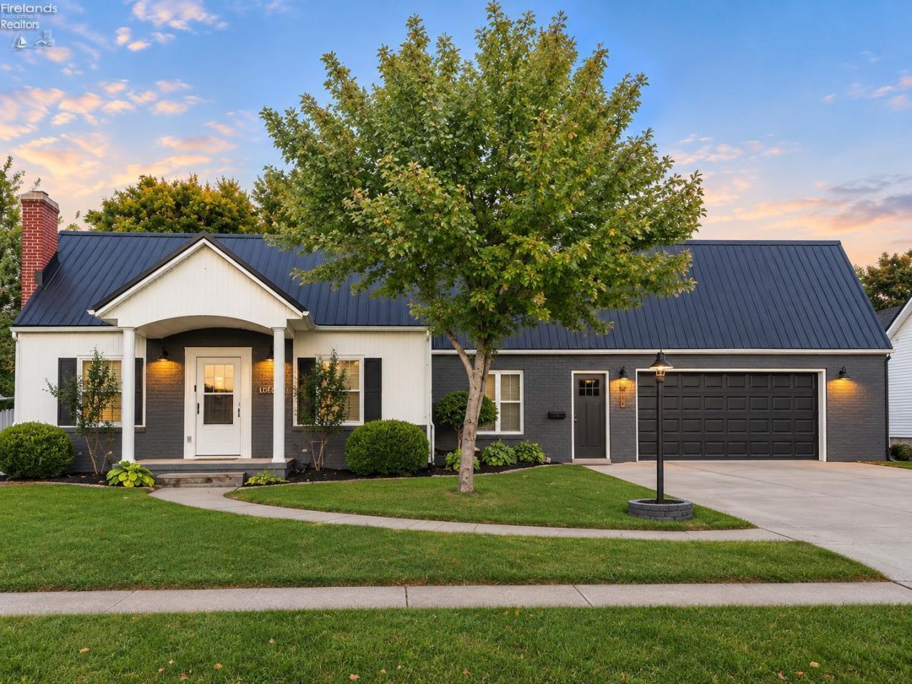 160 Walnut Street, Bellevue, OH 44811 Main Photo