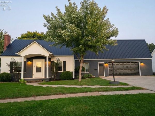 160 Walnut Street, Bellevue, OH 44811