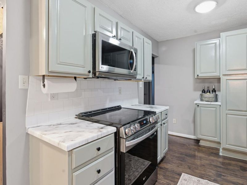 160 Walnut Street, Bellevue, OH 44811 Photo 3