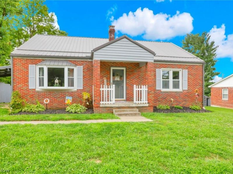 5966 Fairdale Drive, Cambridge, OH 43725 Photo 2