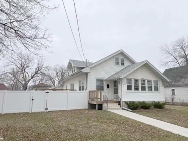 512 8th Street, Mason City, IA 50401