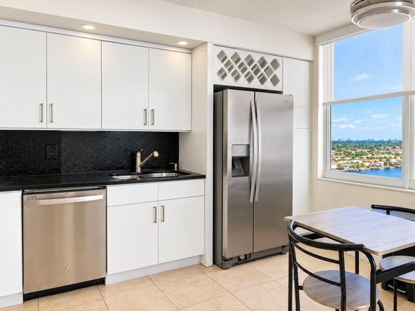 2751 S OCEAN Drive, Unit 1703N, Hollywood, FL 33019
