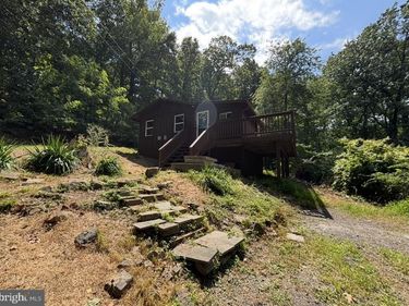 1554 KHYBER PASS ROAD, LINDEN, VA 22642