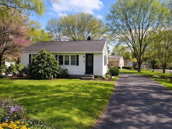 9 Mulberry Ln, Northborough, MA 01532