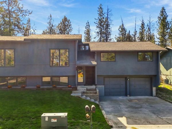 924 E Bedivere Dr, Spokane, WA 99218