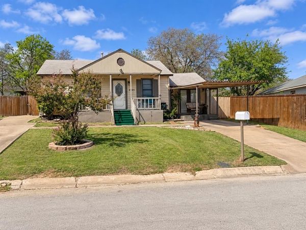 2725 San Benito Street, Sansom Park, TX 76114
