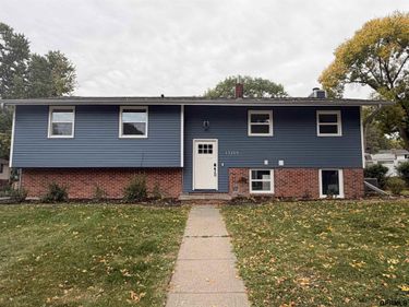 13359 Trendwood Drive, Omaha, NE 68144