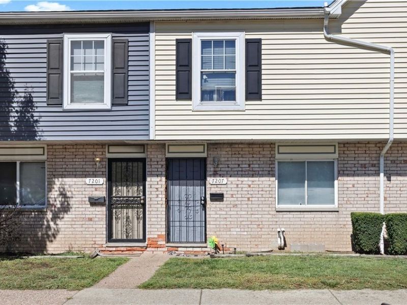 7207 Otis Court, Cleveland, OH 44104 Photo 2
