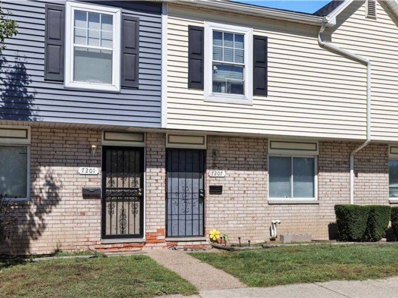 7207 Otis Court, Cleveland, OH 44104 Photo 3