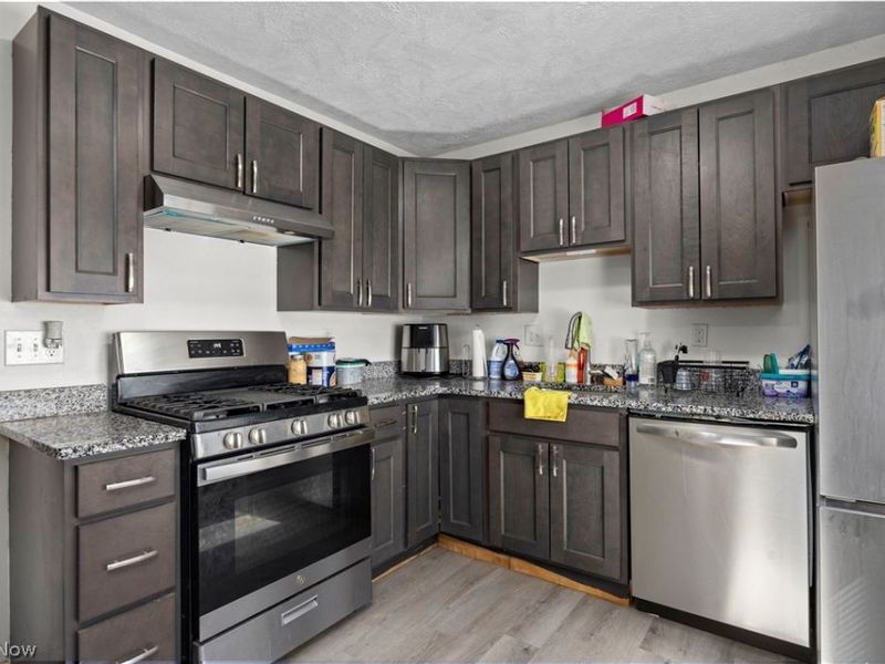 7207 Otis Court, Cleveland, OH 44104 Photo 8