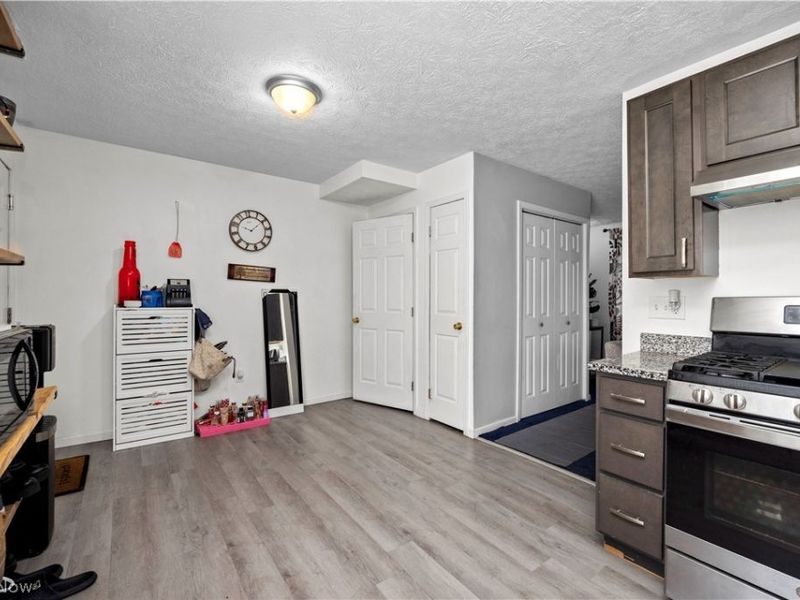 7207 Otis Court, Cleveland, OH 44104 Photo 9