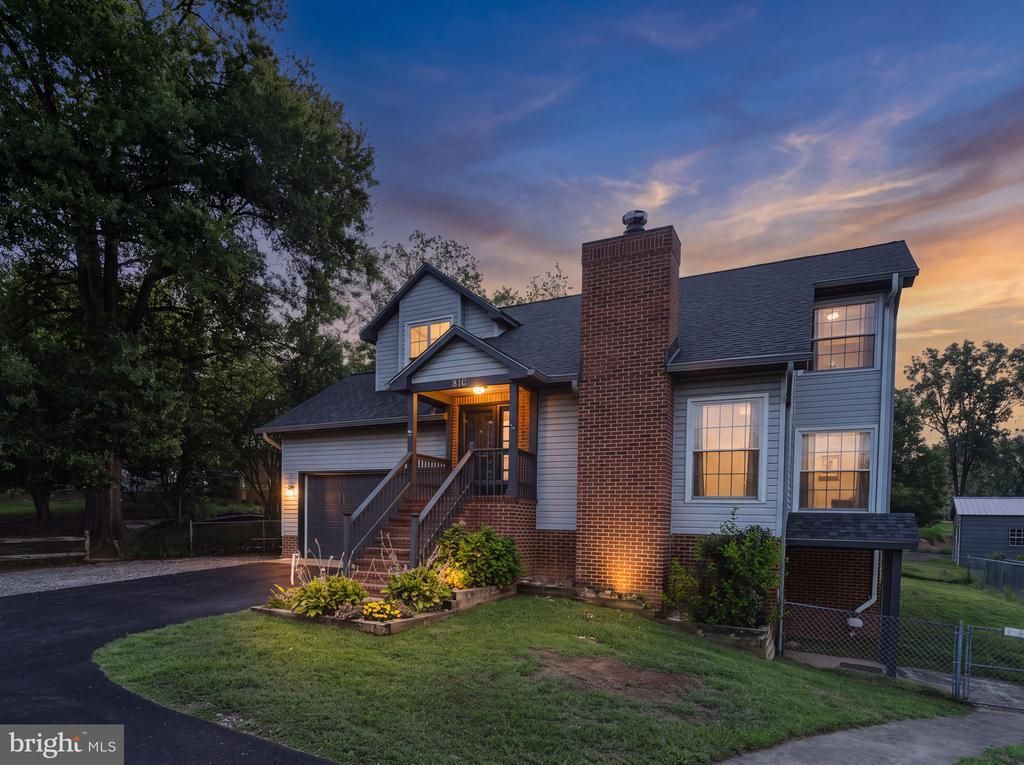 816 Northside Drive, Fredericksburg, VA 22405 Main Photo