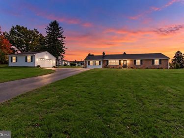2 KELLER WAY, DOWNINGTOWN, PA 19335