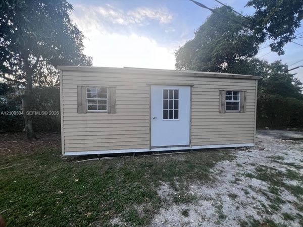 245 NW 117th St , Miami, FL 33168