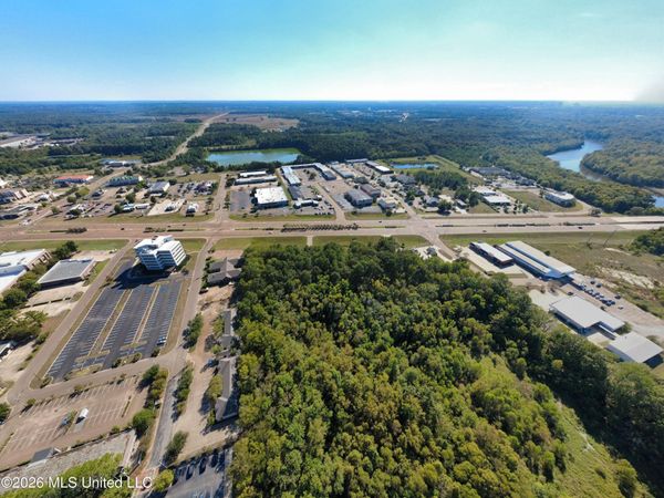 Lakeland Drive, Flowood, MS 39232