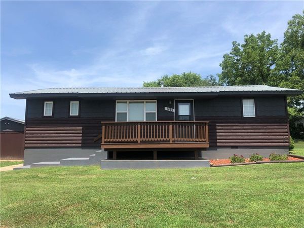 124 Ramsey Street , Gentry, AR 72734