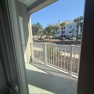 130 River Landing Drive Photo 4
