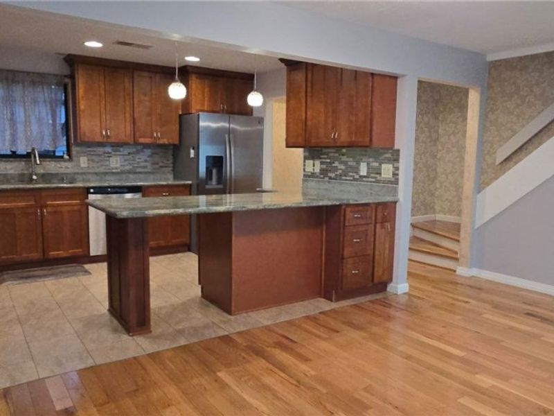 7381 Pine Ridge Court, Middleburg Heights, OH 44130 Photo 3