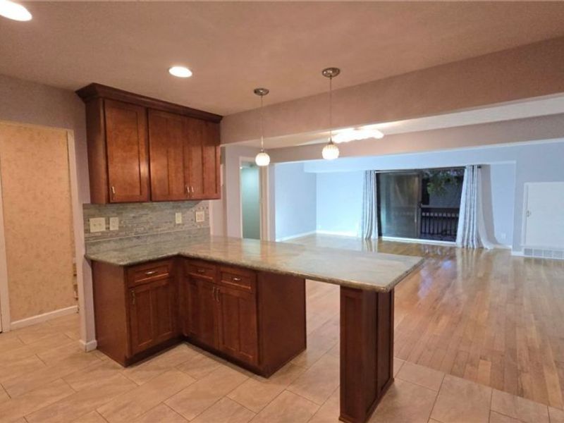 7381 Pine Ridge Court, Middleburg Heights, OH 44130 Photo 4