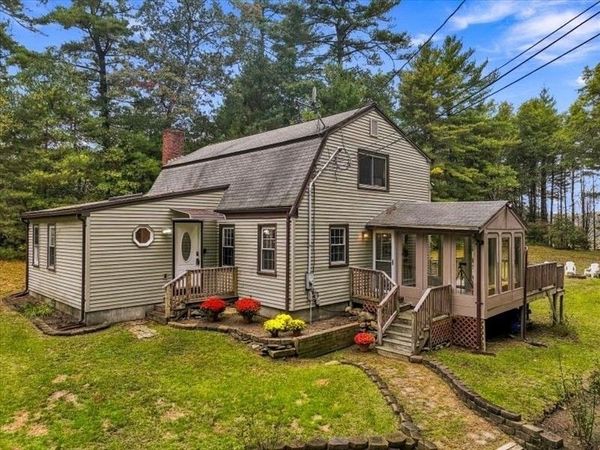 109 Pleasant St, Plympton, MA 02367