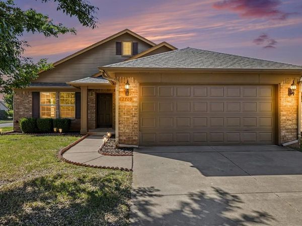 2709 Fawn Lily Road, Oklahoma City, OK 73128