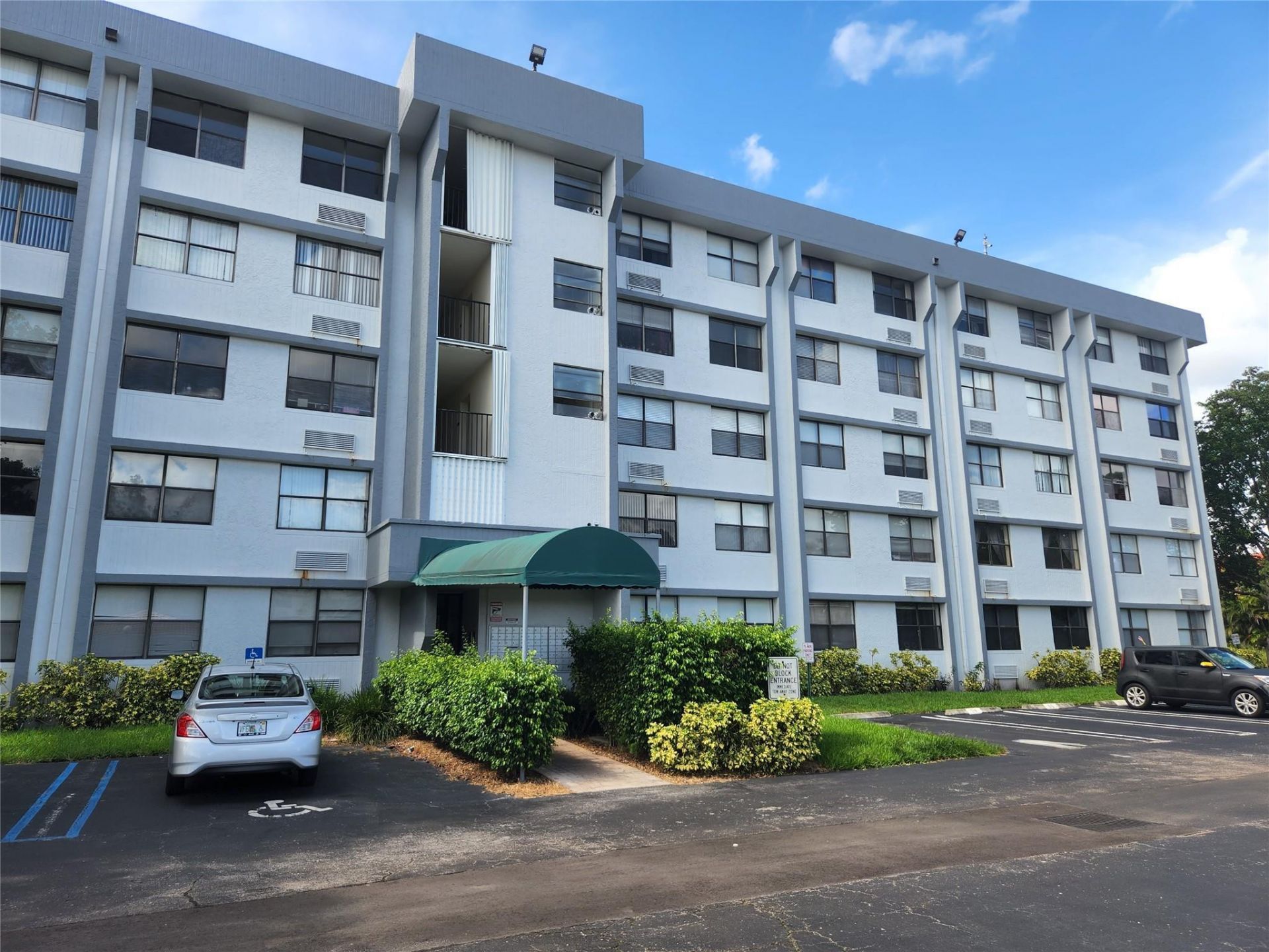 2501 Riverside Drive, Unit 513-A, Coral Springs, FL 33065 Photo
