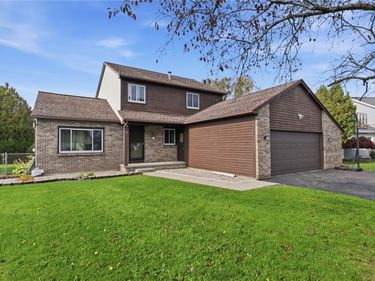 22 Charter Circle, Rochester, NY 14606