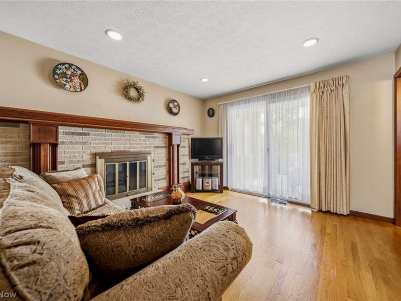 520 Orchardview Avenue, Seven Hills, OH 44113 Photo 16
