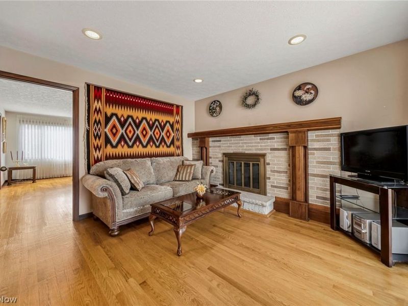 520 Orchardview Avenue, Seven Hills, OH 44113 Photo 17